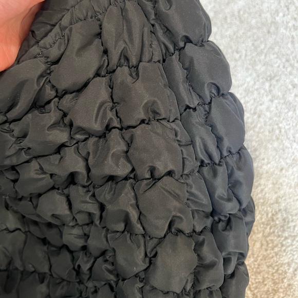 COS Large quilted messenger bag in black - Picture 2 of 6